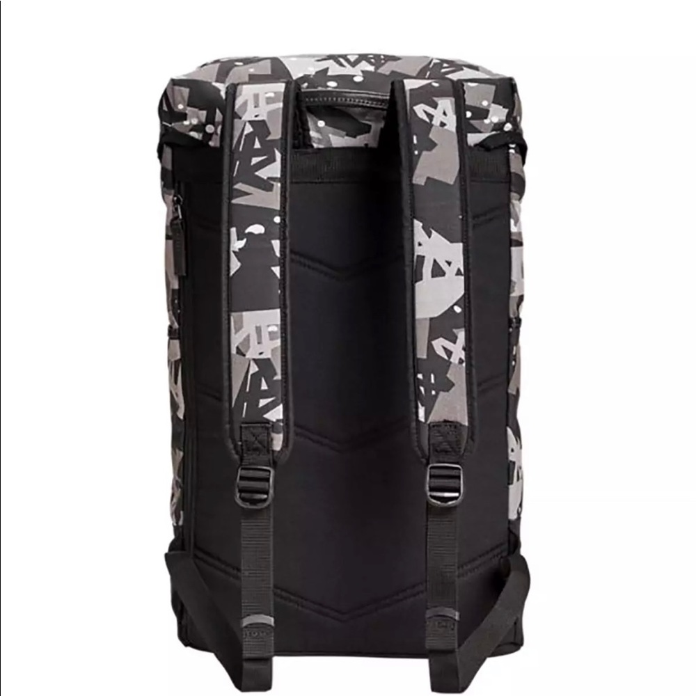 Timberland 32-Liter Water-Resistant Camo Backpack - Picture 3 of 7